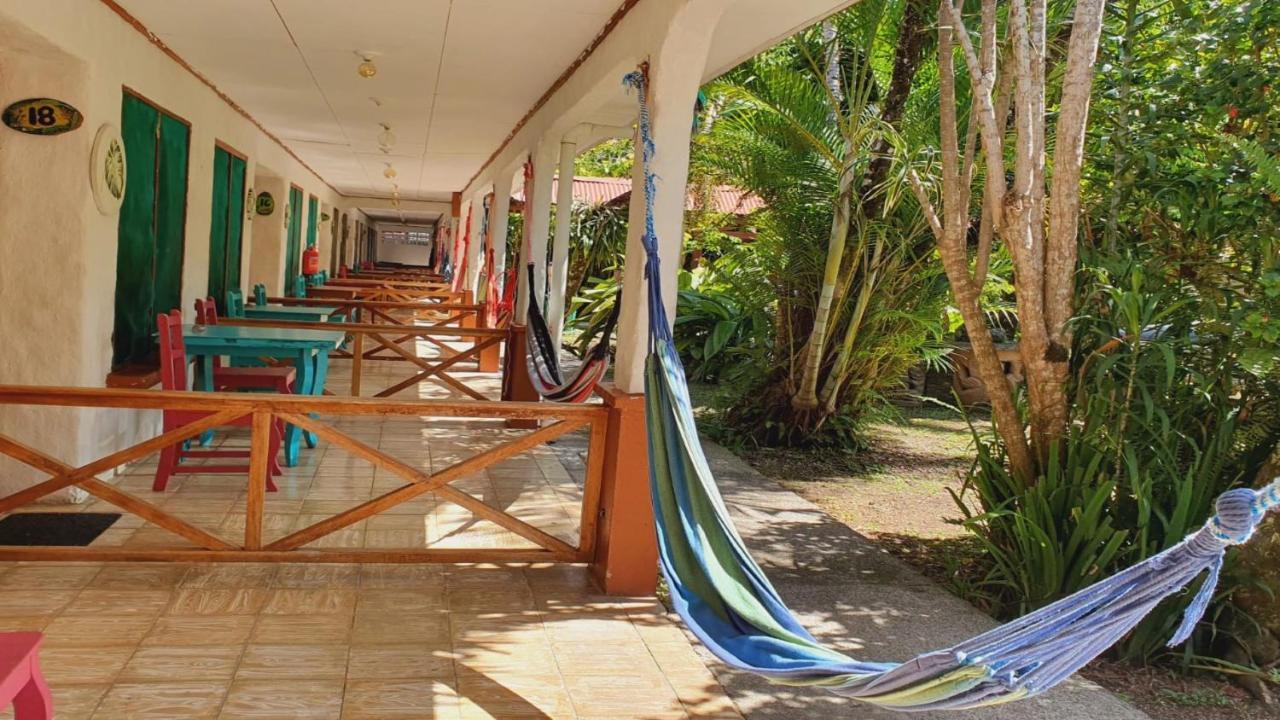 Cabinas Palmer Makanda Cahuita Eksteriør bilde
