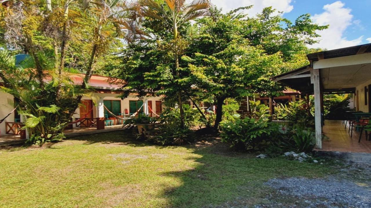 Cabinas Palmer Makanda Cahuita Eksteriør bilde