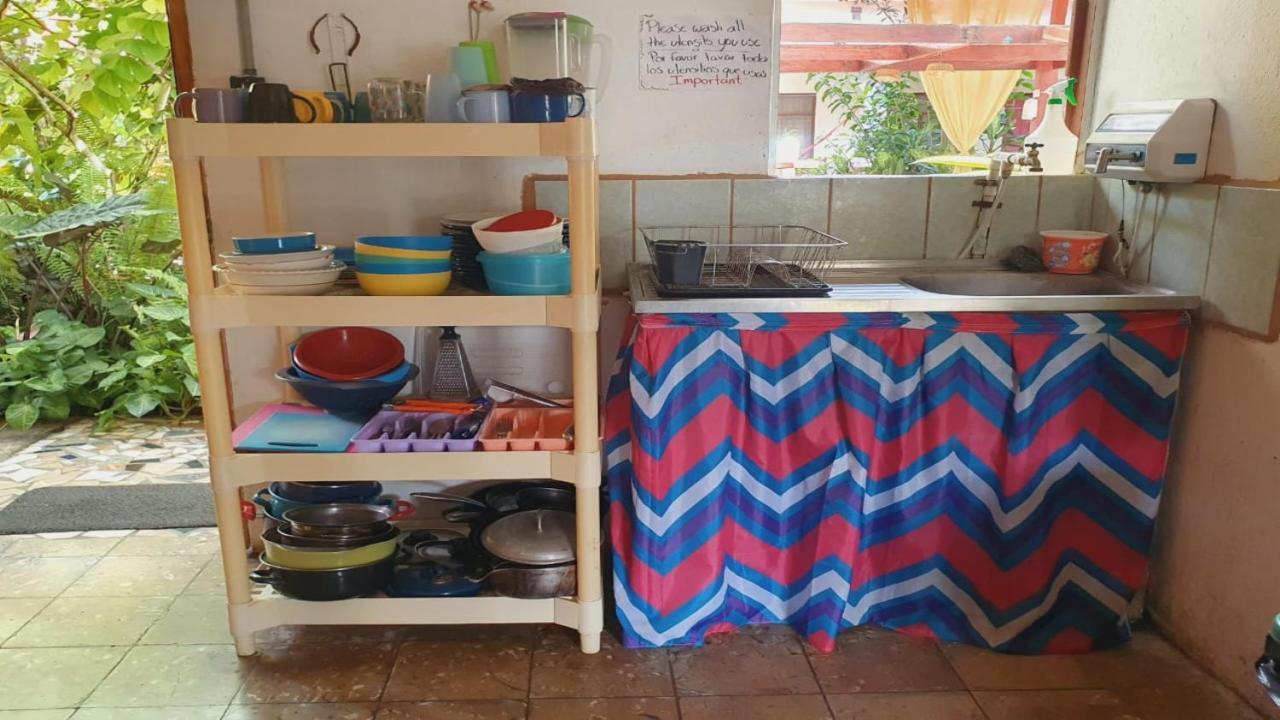 Cabinas Palmer Makanda Cahuita Eksteriør bilde